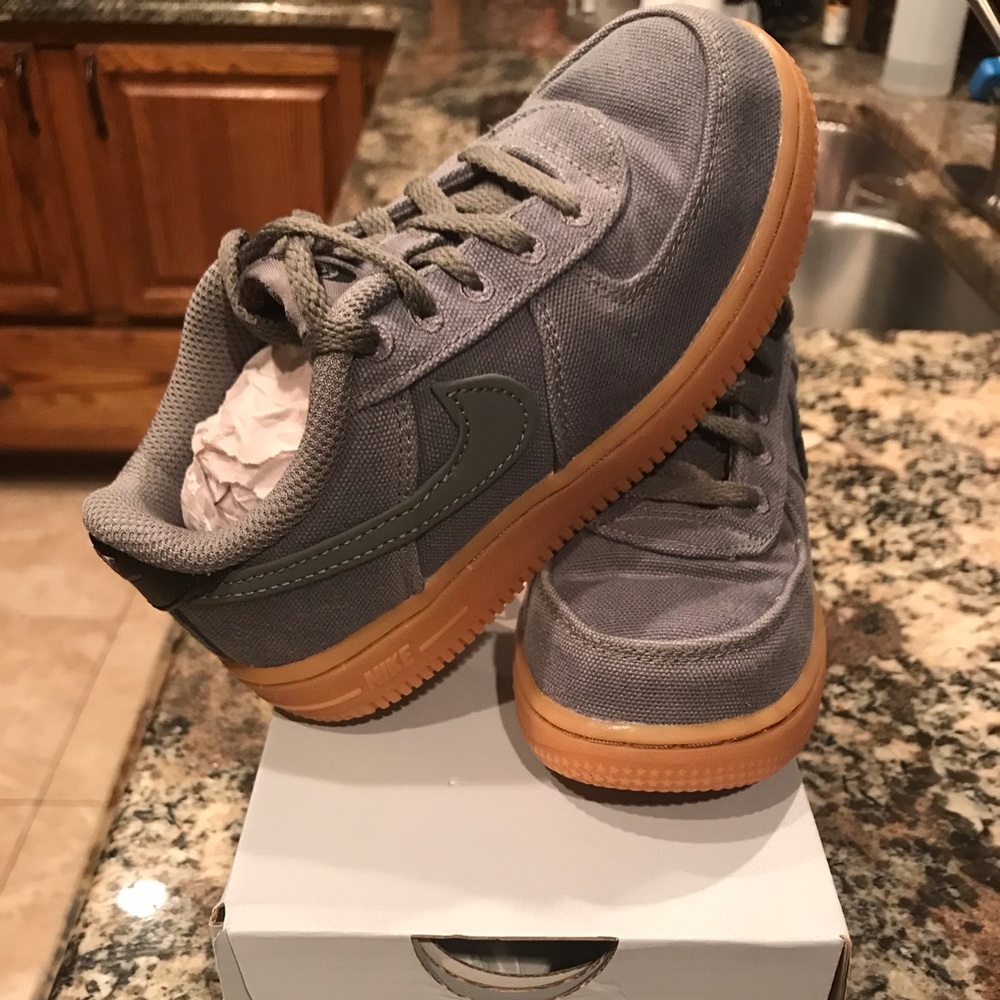 Like new Nike Air Force 1 LV8 Toddler Shoes